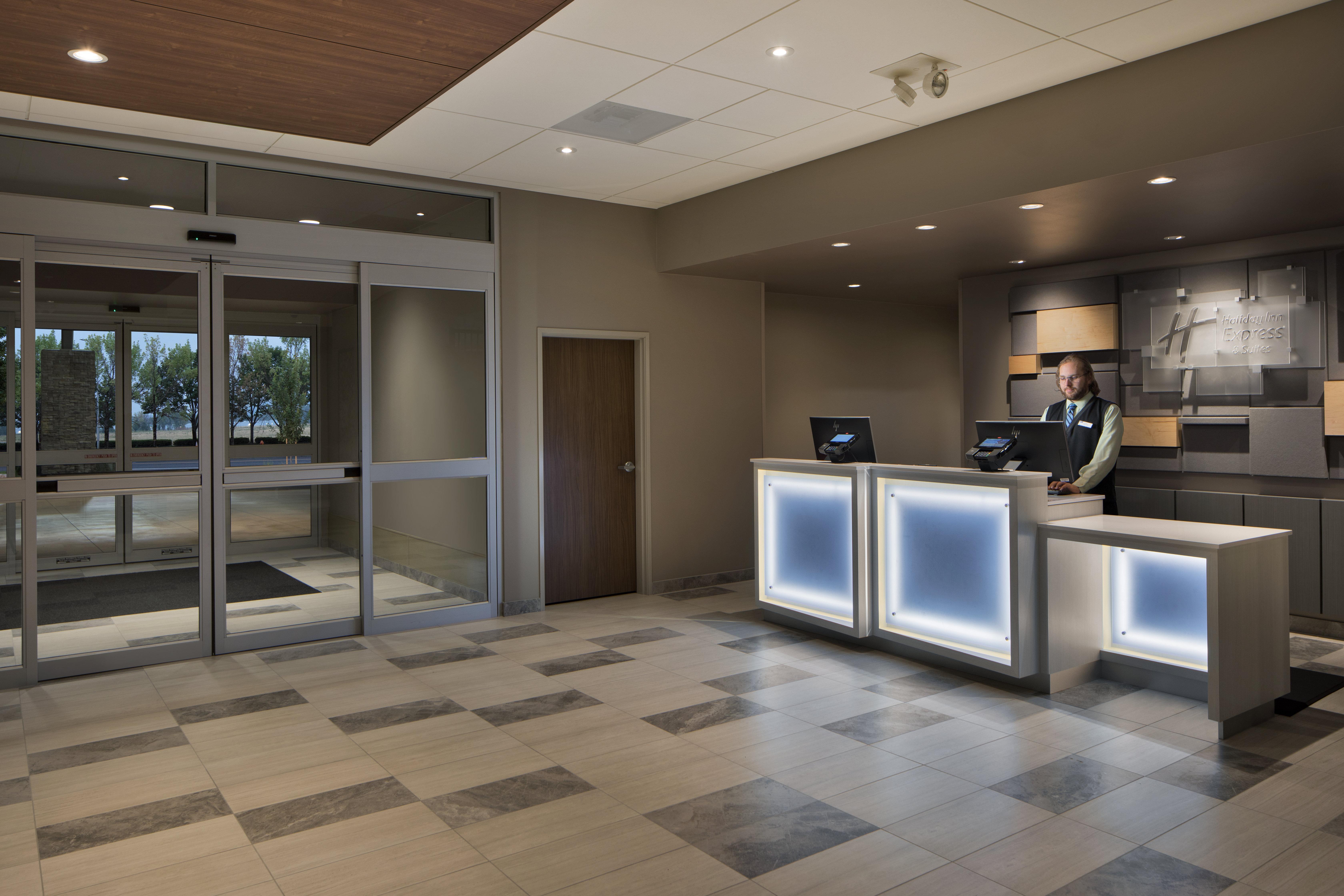 Holiday Inn Express & Suites - Portland Airport - Cascade Stn By Ihg Экстерьер фото